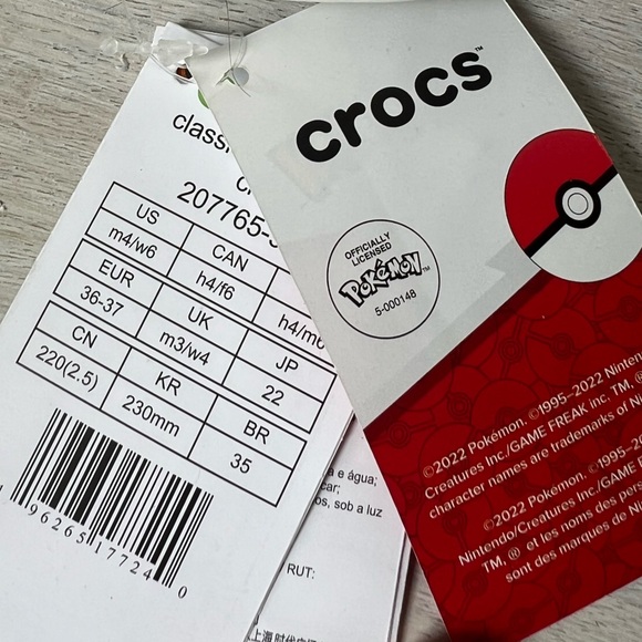 BRAND NEW Crocs Classic Pokémon Clog - White / Multicolour - Picture 4 of 4